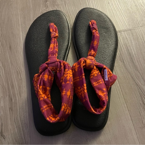 Sanuk sandals 9 - Picture 2 of 7